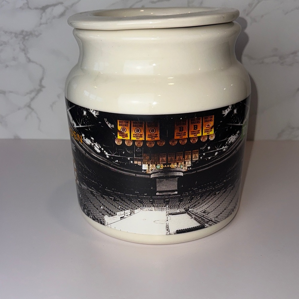 TD Garden Ceramic Jar with Celtics and Bruins Logos